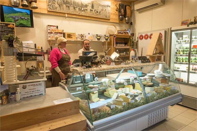 Le magasin avec les produits de la ferme du Caly et de ses partenaires - Yvan Tisseyre / OT Vallée d