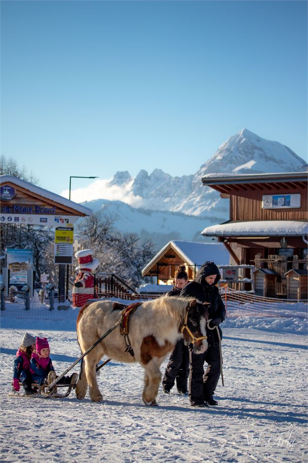 Poney Luge à Notre Dame de Bellecombe - Office de Tourisme du Val d'Arly