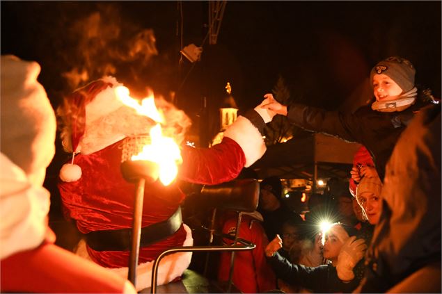 Le Père Noël à Châtel - Fillion Imprimerie