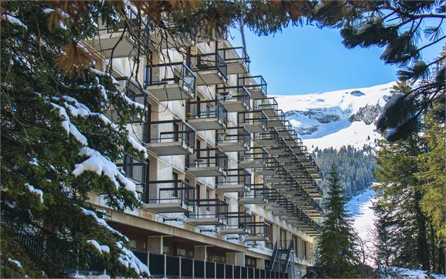 Bâtiment de Bételgeuse vue côté parking P2 - OT Flaine-Candice Genard