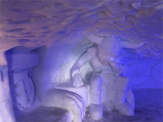 Grotte de neige sculptée - Nomad Photographie