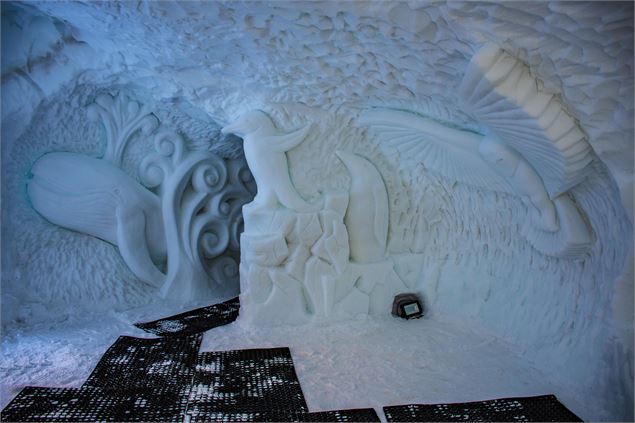 Grotte de neige sculptée - Nomad Photographie