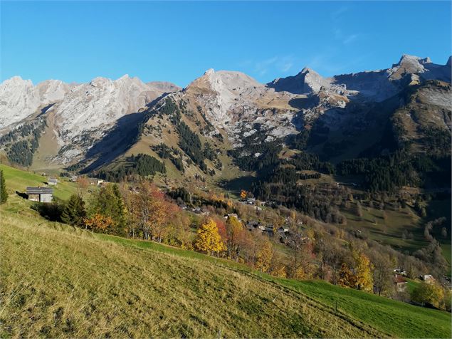 Chaine des Aravis depuis le col des Mouilles en automne - OT Saint Jean de Sixt