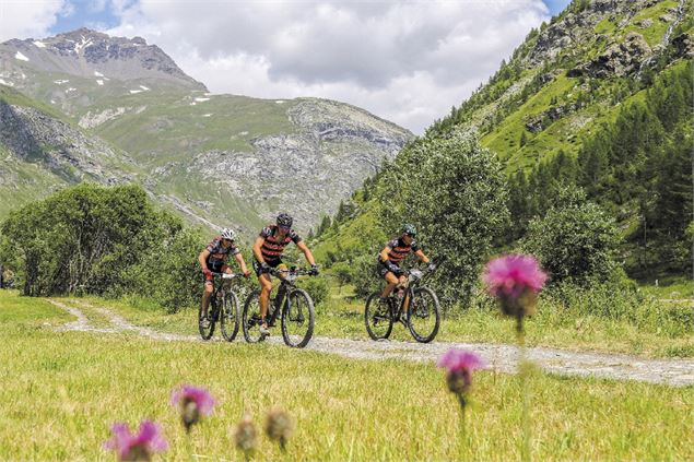 Vtt dans la vallée d'avérole - cchmv