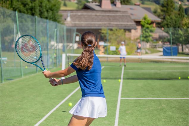 fille_tennis - mairie_megeve