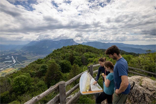 Table de lecture - Alexandre Gendron - ag-photo.fr - Grand Chambéry Alpes Tourisme