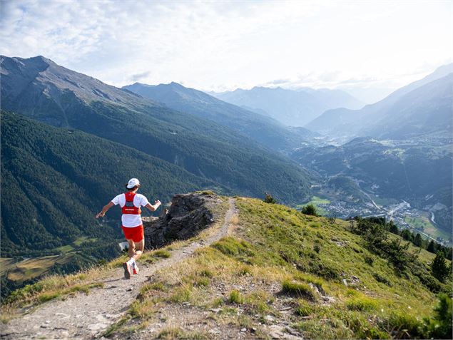 Traileur Thibaut Baronian sur les sentiers de Val Cenis - OTHMV - D. Cuvelier