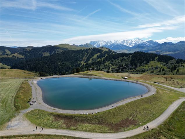 Plan d'eau de la Lézette aux Saisies