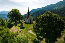 Chapelle vue depuis les airs - M&B Tourisme