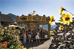 Carrousel de Châtel - L.Meyer - Châtel