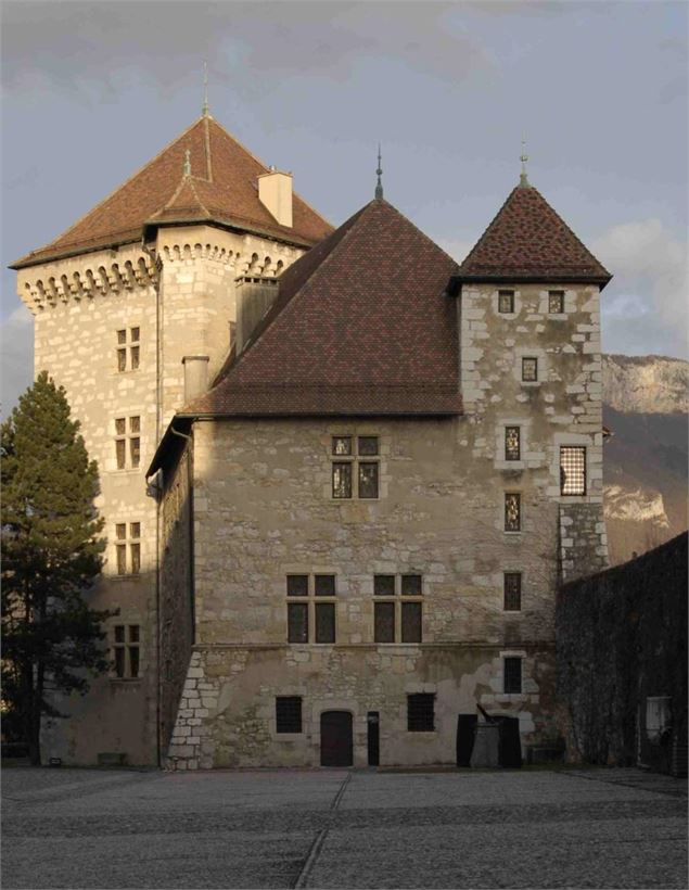 Tour et logis Perrière du château d'Annecy - Cliché Philippe Hervouet