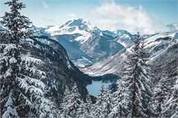 Le tour du Lac de Montriond en Hiver