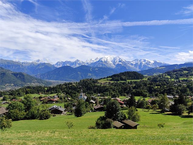 Vue sur la chaine du Mont-Blanc - © Cordon Tourisme