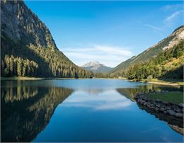 Le Lac de Montriond en été - Yvan Tisseyre/OT Vallée d'Aulps