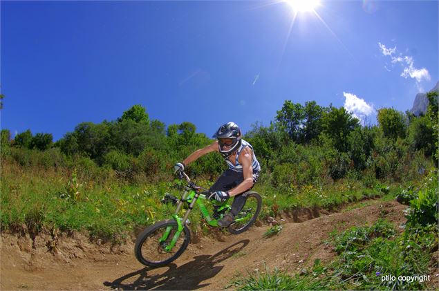 Piste de descente VTT Sans les Roulettes - ptilo copyright