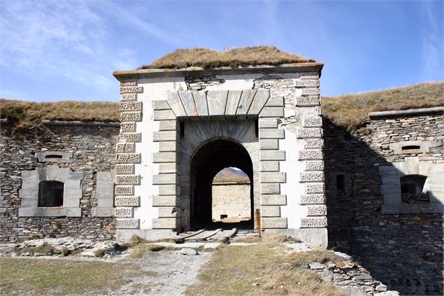 Le Fort de Variselle, au-dessus du lac du Mont Cenis, à Val Cenis-Lanslebourg - jjroch