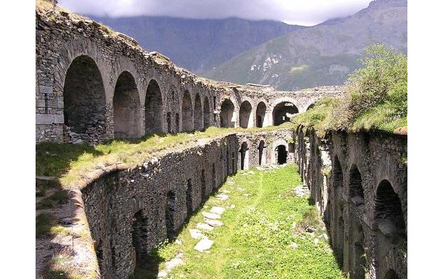 Le Fort de Variselle, au-dessus du lac du Mont Cenis, à Val Cenis-Lanslebourg - jjroch