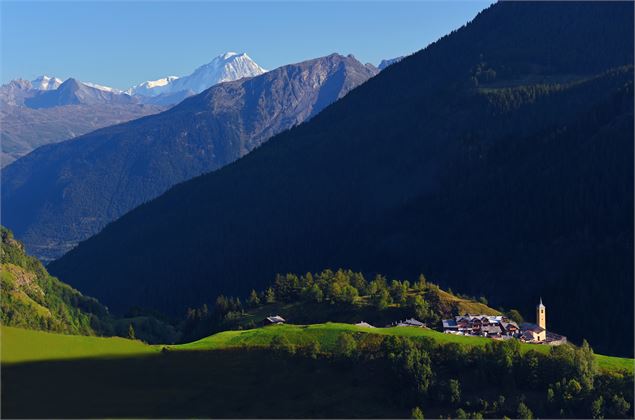 vue sur la La Gurraz et Mont Blanc - CCHT Philippe Royer