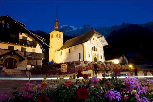 Eglise Sainte-Trinité-nuit - Les Contamines Tourisme