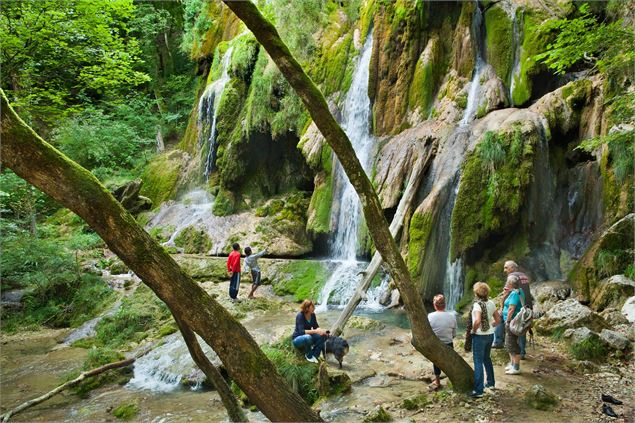 Pause fraîcheur à la cascade de Claireafontaine - OTBSGC