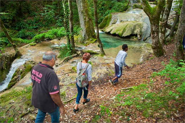 Se balader jusqu'à la cascade de Claireafontaine - OTBSGC