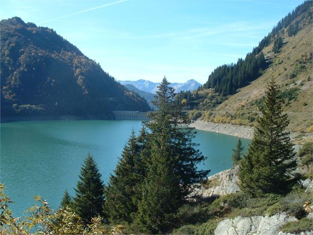 Lac et barrage de la Gittaz - Beaufortain Tourisme