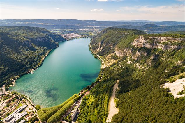 Point de vue sur le lac de Nantua depuis la barre des fècles - Jérôme Pruniaux - Agence ARGO - HautB