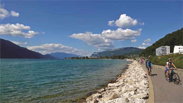 Autour du lac - Etienne Veuillet