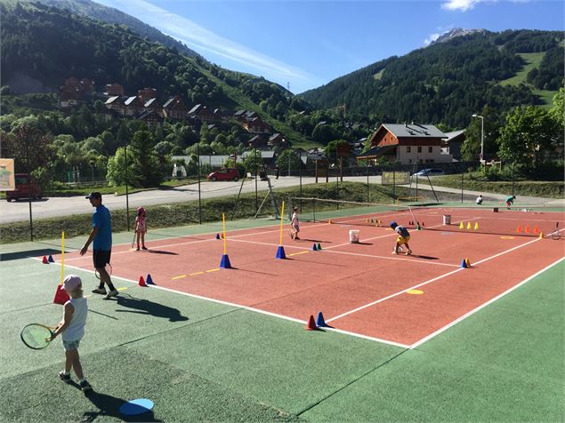 Court de tennis à louer - A.Pernet /valloire Tourisme