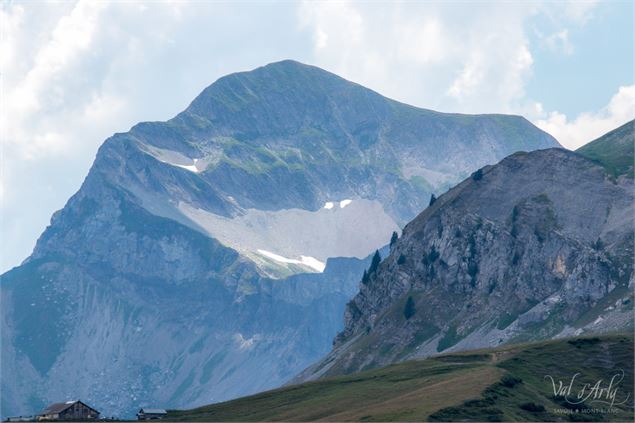 Mont Charvin depuis la route de la Soif