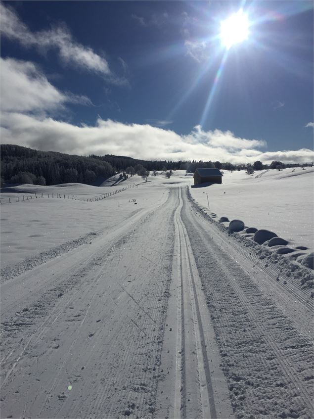 La Grange à Lucien en ski de fond sur le Plateau de Retord - © M.Ballet