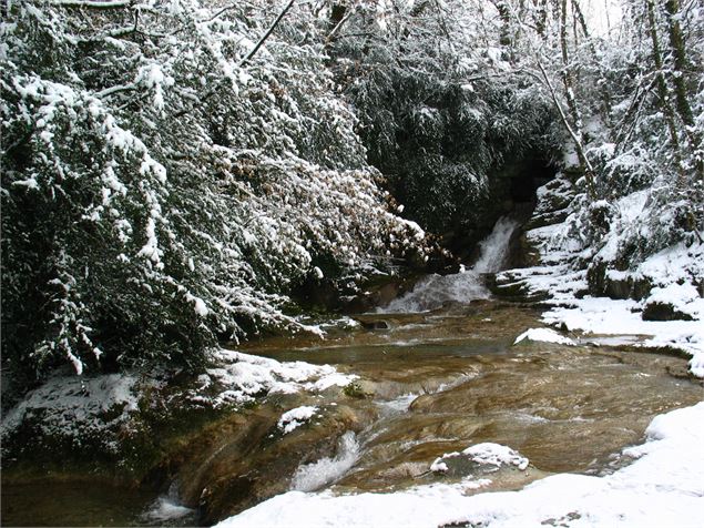 La 1ère cascade de Jacob en hiver. - Mairie de Jacob-Bellecombette