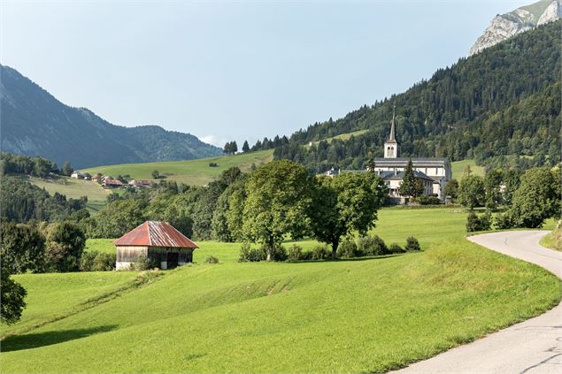 Paysage et vue du village de Jarsy - GCAT