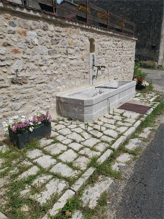 Fontaine à Granges - Christophe Kaderabek - Haut Bugey Tourisme