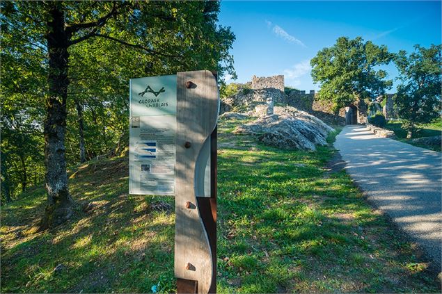 Entrée des châteaux d'Allinges - SIAC- Photographe A.Berger