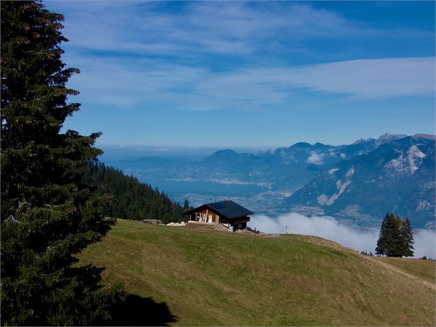 Les Cavoues avec vue sur la Vallée du Rhône et le Lac Léman