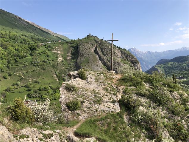 Chapelle et rocher Saint-Pierre à Valloire - Pascal Delannoy - Valloire Tourisme