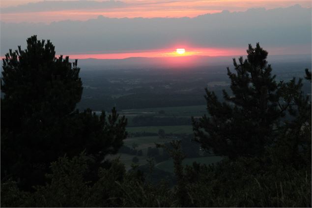 Coucher de soleil depuis les crêtes de Montcel - scalland