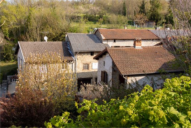 Village d'Ambutrix - Marilou Perino