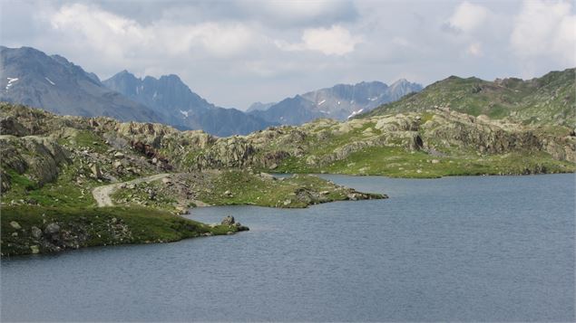 Les trois lacs et refuge de l'Etendard - K.Mandray