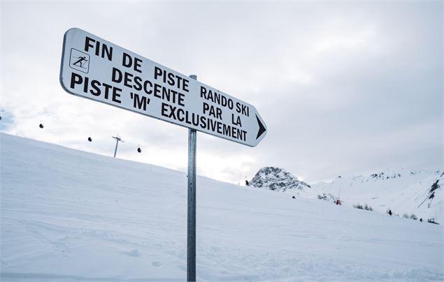 Ecureuil panneau - Val d'Isère Téléphériques / Maxime Bouclier