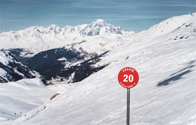 orangerouge - Val d'Isère Téléphériques / Maxime Bouclier