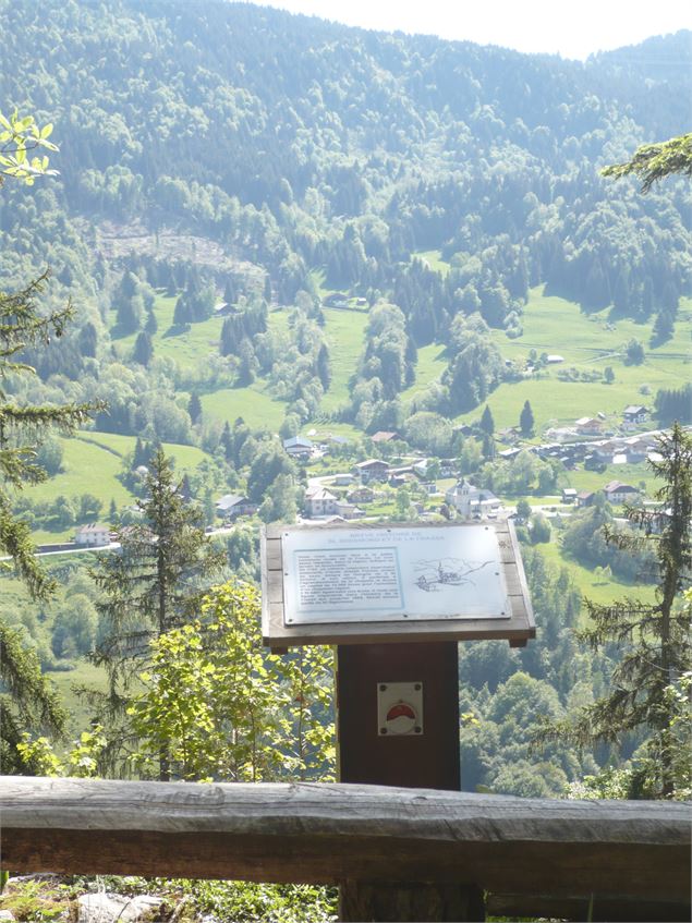 Vue sur le hameau de La Frasse