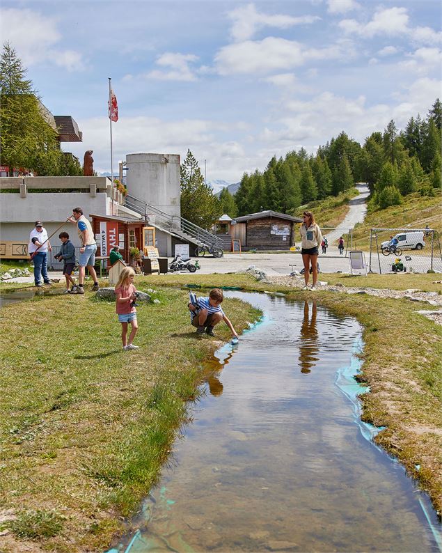 Place de jeux et bateaux - Thyon Région Tourisme SA