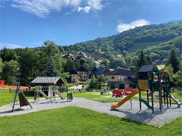 Aire de jeux pour enfant des Plans à Valloire - Alice Niquet / Valloire Tourisme