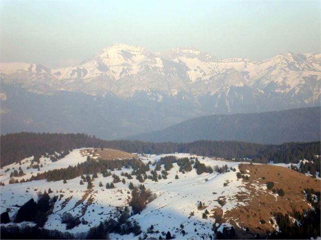 Vue sur le massif des bauges - F. Fouger