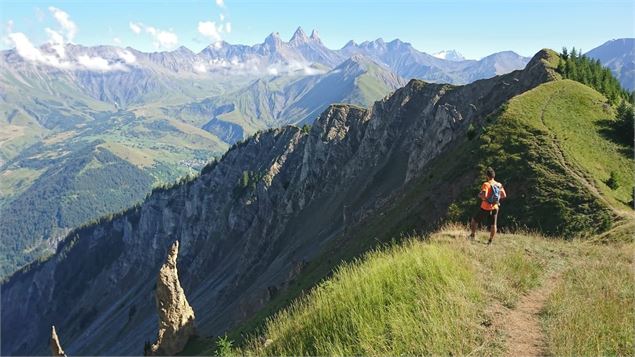 Randonnée au Mont Charvin - © OT Saint Jean d’Arves – Les Sybelles