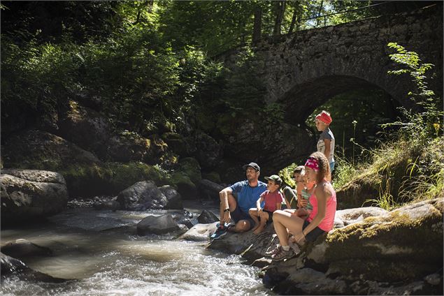 Le pont des Romains au Grand-Bornand - T.Vattard - Le Grand-Bornand tourisme