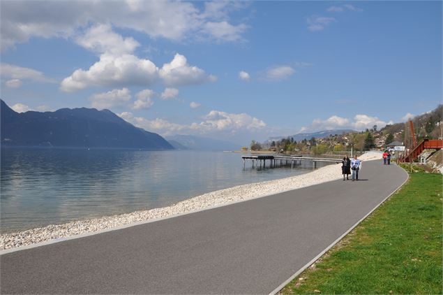 Voie verte proche plage des Mottets - OT Aix-les-Bains Gilles Lansard