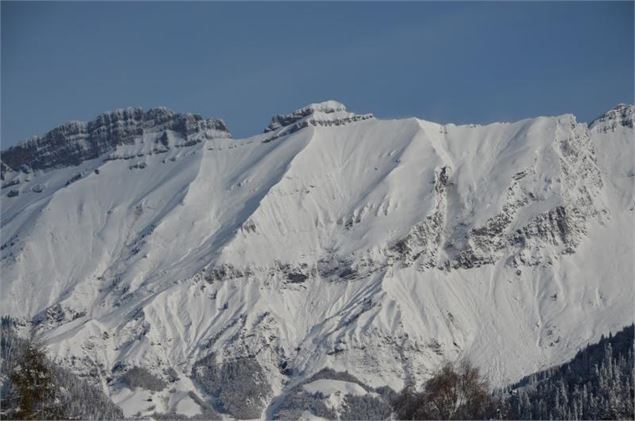 La Porte des Aravis depuis Notre Dame de Bellecombe - OTI Val d'Arly